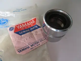 Yamaha Gabelmutter inkl. Simmerring FS1 front fork outer nut NOS