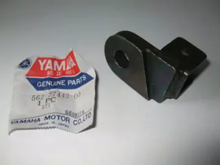 Yamaha Chappy Halter rechts für hintere Fußraste NEU