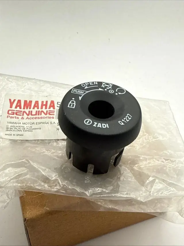 Yamaha Kappe, Schalter Cw50 Yq50 Yn50/100 Yp125e Cap,Switch – 5AD-H2552-00