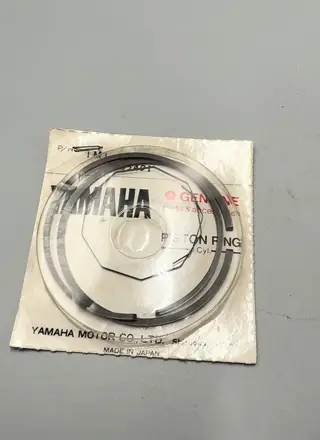 Yamaha Kolbenringsatz für DT250D, DT250E, DT400D, DT400E – 1M1-11610-10 – Foto 2