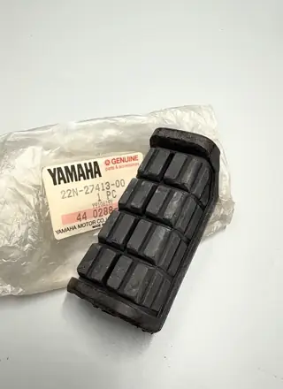 Yamaha Fußrastenabdeckung / Cover Footrest für FAZER, FAZER CA, FJ1100, FJ1100 CA – 22N-27413-00