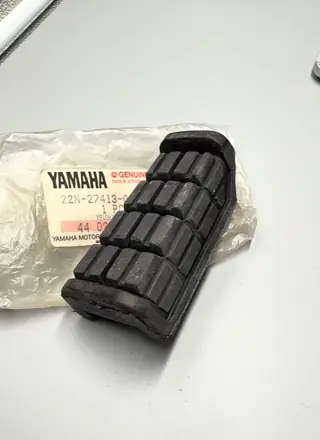 Yamaha Fußrastenabdeckung / Cover Footrest für FAZER, FAZER CA, FJ1100, FJ1100 CA – 22N-27413-00 – Foto 2