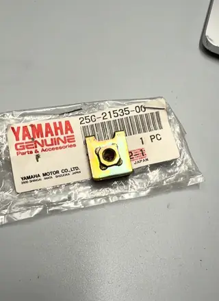 Yamaha Mutter / Nut 1 für BELUGA, BOOSTER 12POUCES, BOOSTER NEXT GENERATION, BOOSTER – 25G-21535-00 – Foto 2