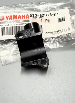 Yamaha Hebelhalter unten / Lower Lever Holder 1 für DT125R, DT125RE, DT125X, DT175 – 33G-82913-01 – Foto 2