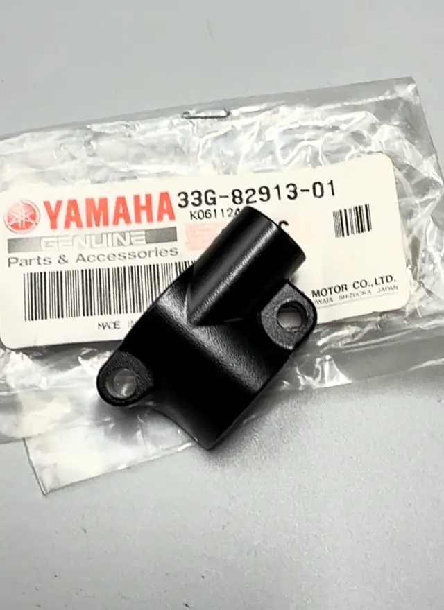 Yamaha Hebelhalter unten / Lower Lever Holder 1 für DT125R, DT125RE, DT125X, DT175 – 33G-82913-01