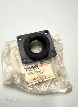 Yamaha Vergaser-Verbindungsstück / Joint Carburetor für RD250, RD350, RD400, YT175K – 345-13565-71