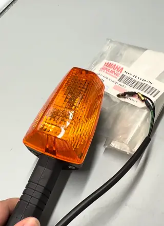 Yamaha Hinterer Blinker komplett. 2 für YBR125 – 3D9-H3340-00 – Foto 3