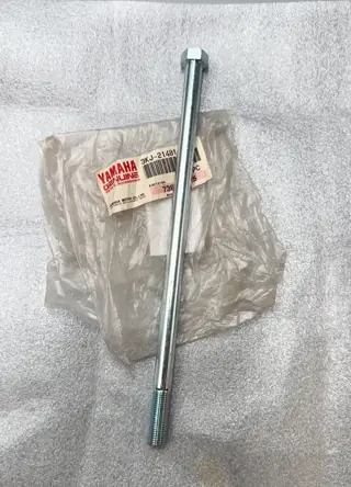 Yamaha Schraube motoraufhangung für AEROX, AXIS D, AXIS H, AXIS, BREEZE, EVOLIS, FIZZ – 3KJ-21481-00