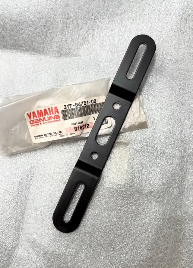 Yamaha Konsole zulassungsschild für DIVERSION, DRAGSTAR 1100, DRAGSTAR 125, DT125R – 3YF-84751-00