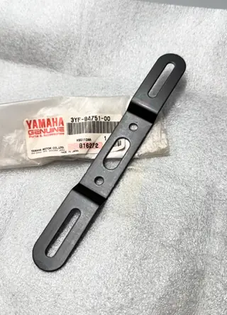 Yamaha Konsole zulassungsschild für DIVERSION, DRAGSTAR 1100, DRAGSTAR 125, DT125R – 3YF-84751-00 – Foto 2