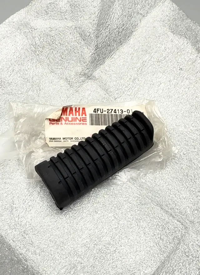 Yamaha Deckel Fußraste / Rider Footrest Rubber für TDR125 – 4FU-27413-01