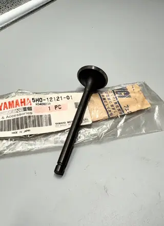 Yamaha Auslassventil / Exhaust Valve für AG200F, BEAR TRACKER, BEAR TRACKER 2WD – 5H0-12121-01 – Foto 2