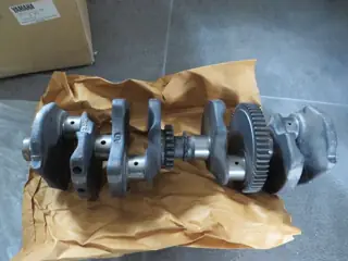 Yamaha Kurbelwelle XJ750 SECA XJ750 MAXIM crankshaft Original NEU