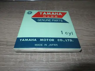 Yamaha Kolbenringe XZ550 piston rings Übermaß 1.00 mm 11H-11610-40 Original Neu