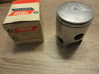 Yamaha Kolben RD250 (73-75) Piston Standart 361-11631-02-96 Original Neu