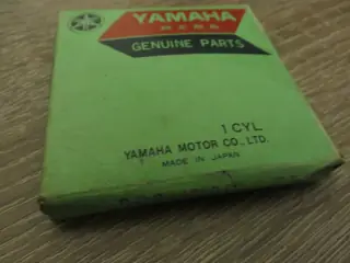 YAMAHA  KOLBENRINGE 2.ÜBERMASS PISTON RING SET 2ND O/S RD250 2R8-11610-20 Original Neu