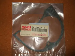 Yamaha Dichtung Ölpumpendeckel RD250 RD400 Gasket Oil Cover  1A0-15456-00 Original NEU