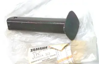 Yamaha Fussraste Fußraste hinten links SR500 XS250 XS400 XS500 XS650 XS750 XS850 XS1100 XJ650 NOS 447-27431-00