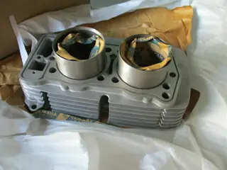 Yamaha Zylinder Zylinderbank XS500 cylinder Original NEU
