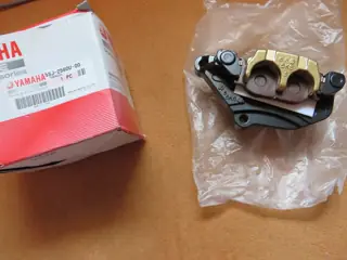 Yamaha Bremssattel vorne YP250 Majesty MBK Skyliner Front brake Caliper 5SJ-2580U-00 NEU