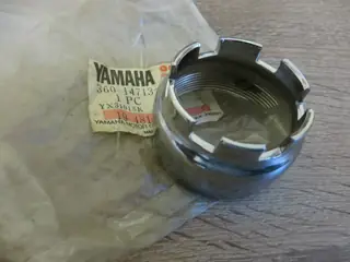 Yamaha Auspuff Mutter Verbindung Krümmer RD250 RD350 muffler nut 360-14713-00 Original NOS
