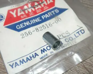 Yamaha Hülse Zündschloss DS7 TY80 R5 XS1 XS2 TX650 collar main switch 256-82516 Original