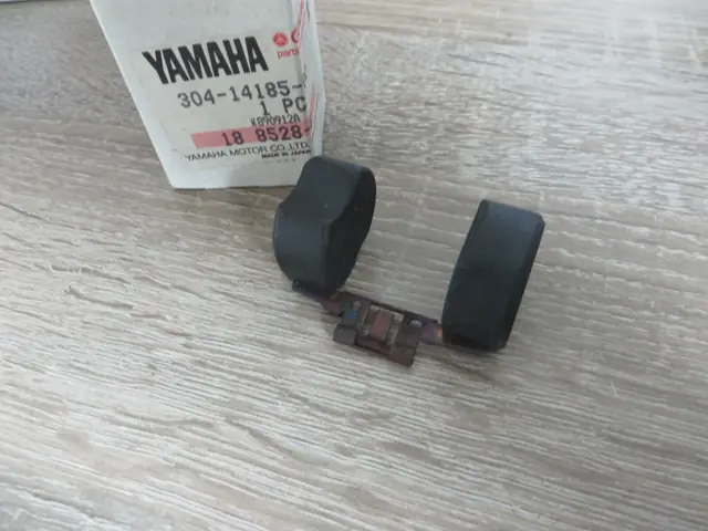 Yamaha Vergaser Schwimmer DT80 LCII DT125 MX RS100 carburetor float 304-14185-00 Original NEU