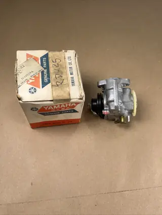 OELPUMPE ÖLPUMPE OIL PUMP ASSEMBLY YAMAHA RD125 1975 396-13101-01 NOS