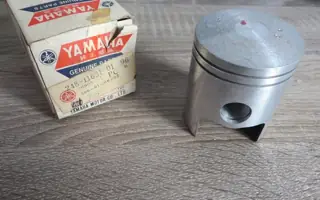Yamaha Kolben DS6 AT1 125 Standart piston 248-11631-01-96 Original Neu