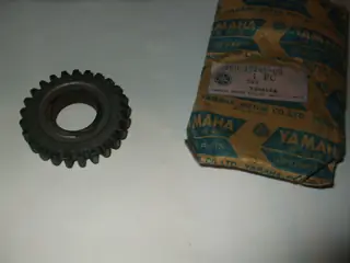 Yamaha RD250 RD350 (73-75) Zahnrad 4.Gang Pinion 4th Gear 360-17141-00 Original NEU