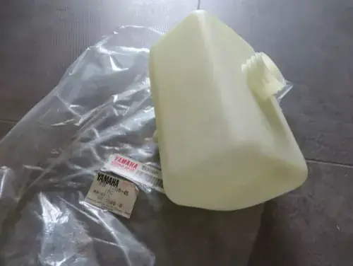 Yamaha Tank für Benzin Wasserpumpe YP10G 7EN-24110-01 Original NEU