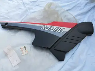 Yamaha XJ900 XJ900F Seitendeckel rechts Side Cover Original NEU
