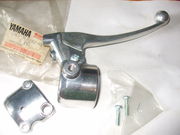Yamaha Hebelhalter rechts LB3-M Bop LB3-80 LB50 LB80 Chappy Bremshebel 395-82920-93 Original NEU 1M3-82920-90 Original Ersatz