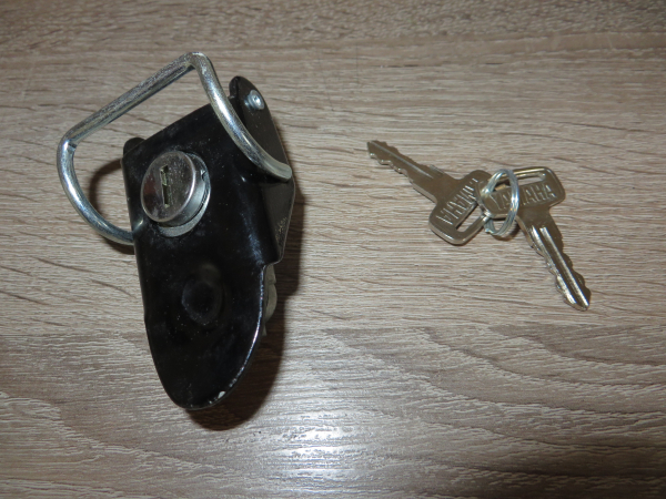 Yamaha Sitzbankverriegelung LB50 LB80 Chappy TY50M DT50M RD50M TX750 1K8-24705-00 Original 1K8-24705-00 Original Ersatzteil –