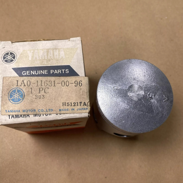 Yamaha KOLBEN STANDART PISTON STD RD250 1A2  1A0-11631-01-96 ORIGINAL NEU 1A0-11631-01-96 1A0-11631-00-00 1A0-11631-00-96 1A0