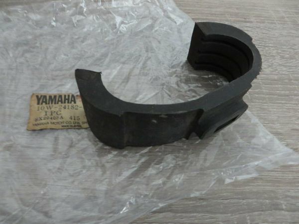 Yamaha Tankgummi Tankunterlage RD80 LCII RD125 LC damper locating 10W-24182-00 10W-24182-00 Original Ersatzteil – MG-Teilesho