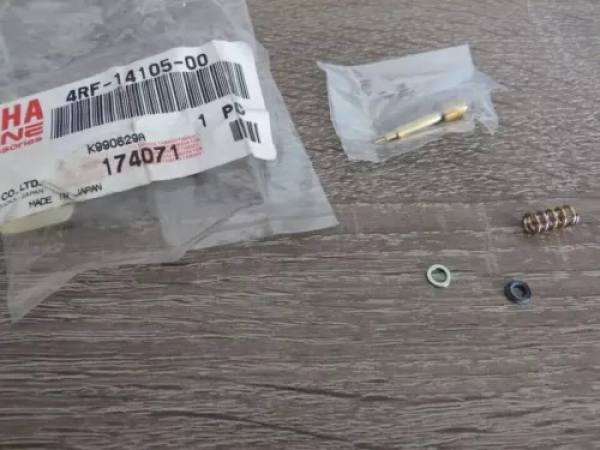 Yamaha Leerlauf Luftschraubensatz XJR1200 XJR1300 RP02 air screw 4RF-14105-00 Original 4RF-14105-00 umgeschlüsselt auf 4CC-14