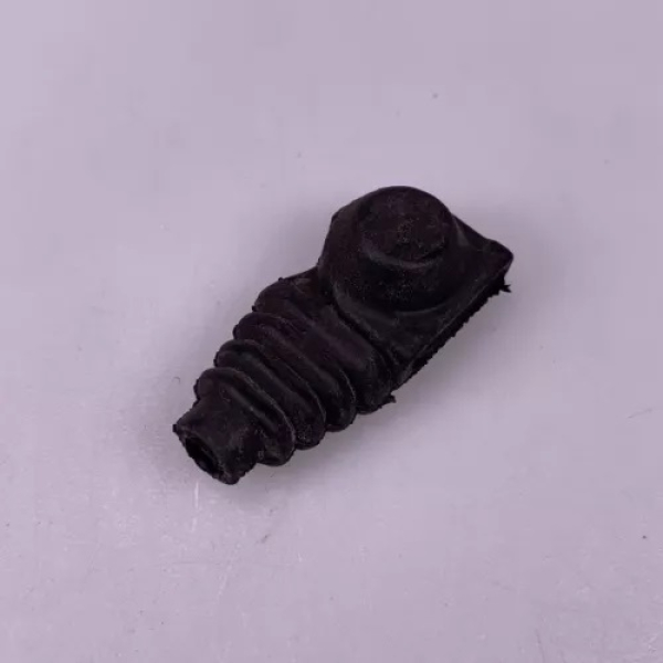 Yamaha STAUBDECKEL RD125LC TZR50 YFM200 COVER, DUST 5R2-18154-00 ORIGINAL NEU 5R2-18154-00 Genuine spare part – MG-Teileshop
