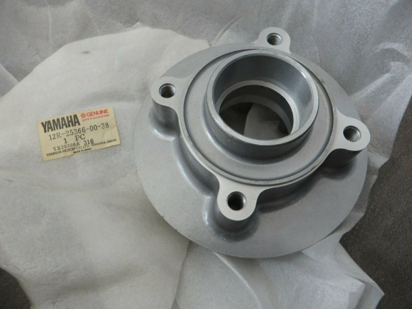 Yamaha Kettenradträger XS400 12E DOHC SECA sprocket hub 12R-25366-00-38 NEU 12R-25366-00-38 Original Ersatzteil – MG-Teilesho