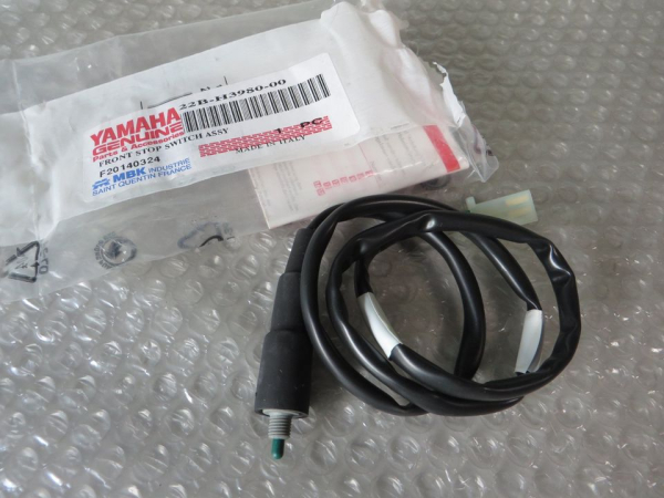 Yamaha Bremslichtschalter vorne WR125 R WR125 X stop switch NEU  Original Ersatzteil – MG-Teileshop