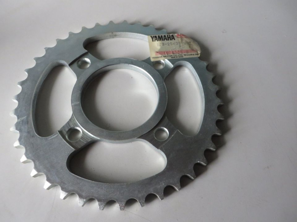 Yamaha Kettenrad XS250 XS360 XS400 RD250 RD400 sprocket original  Original Ersatzteil – MG-Teileshop
