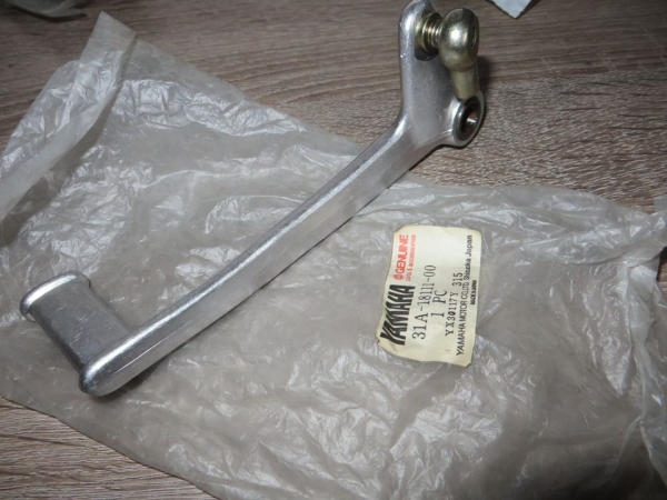 Yamaha Schaltpedal XJ900 31A shift pedal 31A-18111-00 31A-18111-00 Original NOS 31A-18111-00 Original Ersatzteil – MG-Teilesh