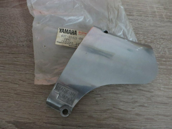 Yamaha Ritzelabdeckung DT175 sprocket cover 437-15421-00 Original NEU 437-15421-00 Original Ersatzteil – MG-Teileshop
