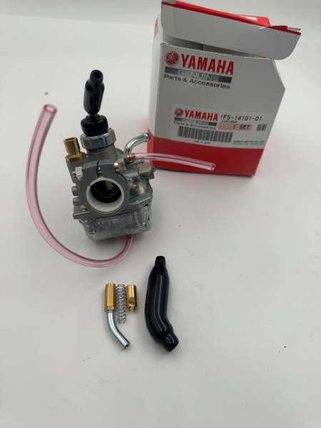 Original Yamaha Vergasereinheit 1F5-14101-01 – Ansicht von vorne, komplett vormontiert und neu.