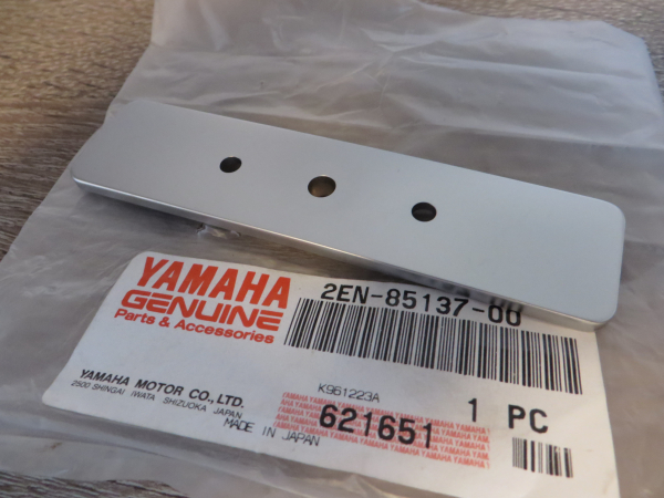 Yamaha Halterung für Reflektor Rückstrahler VMX1200 VMax base rear reflector 2EN-85137-00 Original NEU 2EN-85137-00 Original