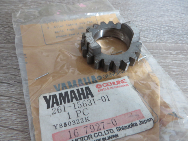 Yamaha Kickstarter Zahnrad Kupplungskorb DT175 DT125E AT1 AT2 AT3 YZ125 gear kick 261-15631-01 original