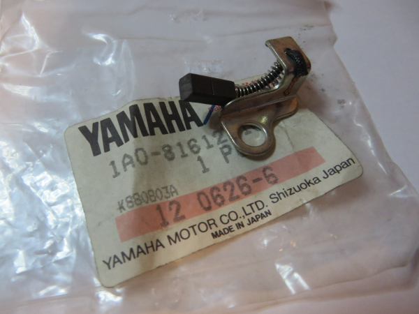 Yamaha RD250 RD400 generator brush 1A0-81612-10 Original NOS 1A0-81612-10 Genuine spare part – MG-Teileshop