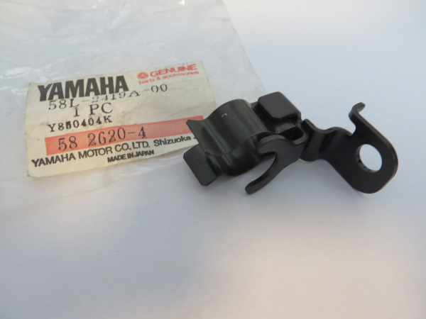 Yamaha Halteklammer Luftfilterkasten XJ900 XJ900F holder 58L-2419A-00 Original NEU 58L-2419A-00 Original Ersatzteil – MG-Teil