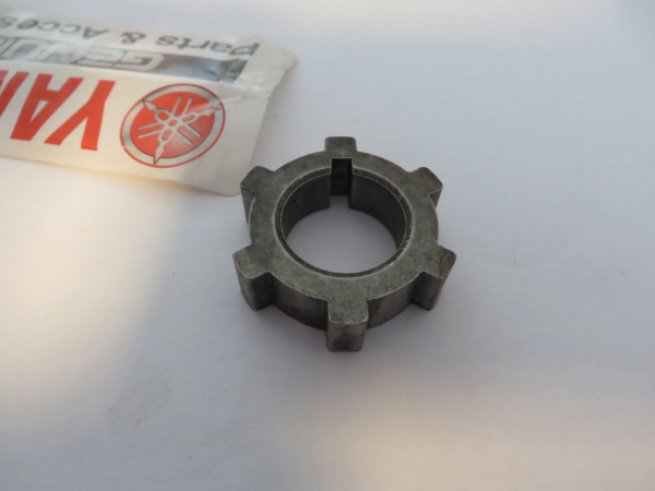 Yamaha Original Yamaha Rotary Valve Collar – 257-13515-00 | MG-Teileshop 257-13515-00 Genuine spare part – MG-Teileshop