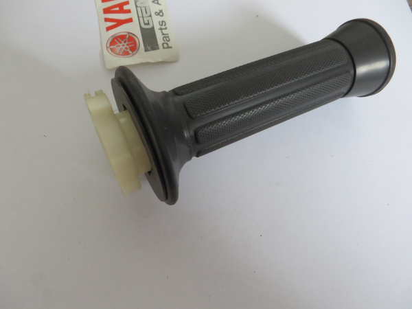 Yamaha Gasgriff XZ550 XS400 12E DOHC XJ650 T Turbo throttle grip 5G2-26240-00 original NEU 5G2-26240-00 Original Ersatzteil –